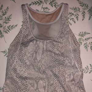 Lululemon tank!